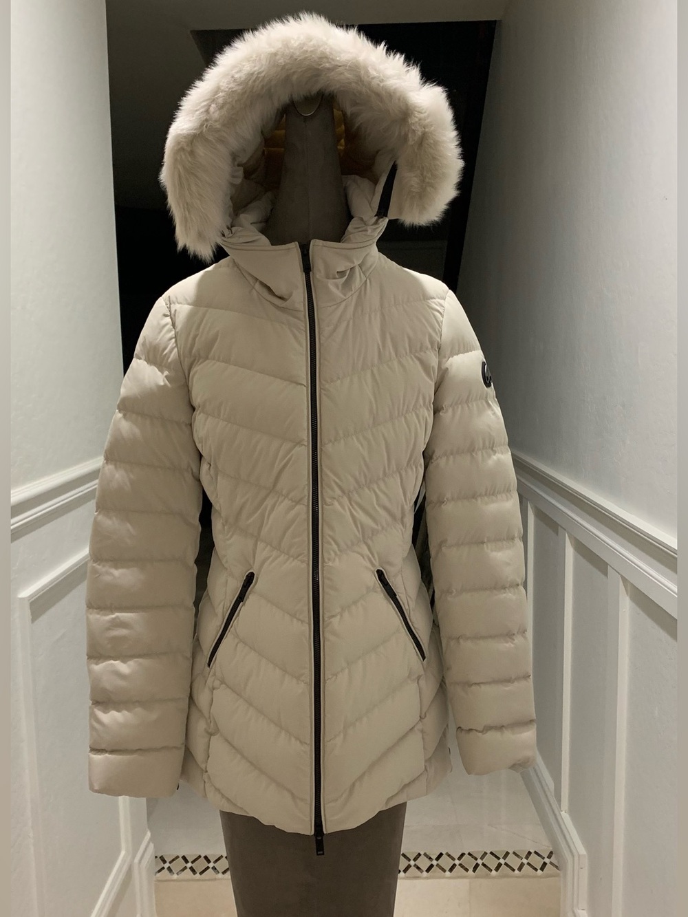 Moose Knuckles Roselawn 5 Water Repellent 800 Fill Power Down Puffer Jacket S
